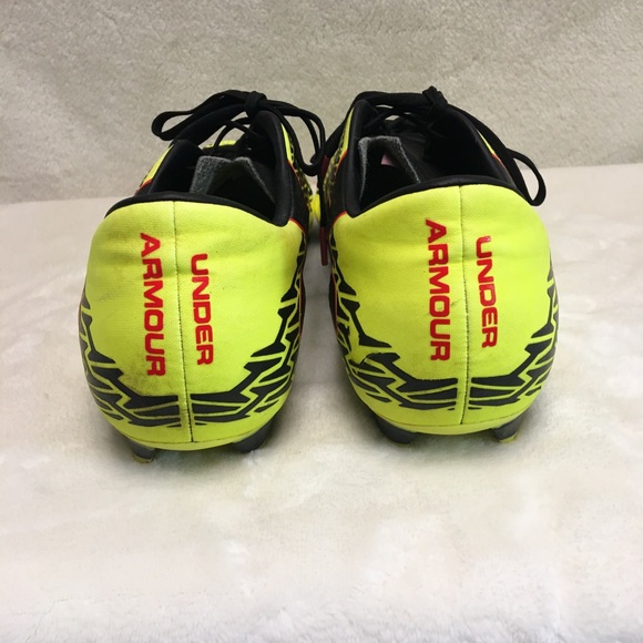 Under Armour Yellow CLUTCHFIT FORCE soccer cleats - Picture 3 of 9
